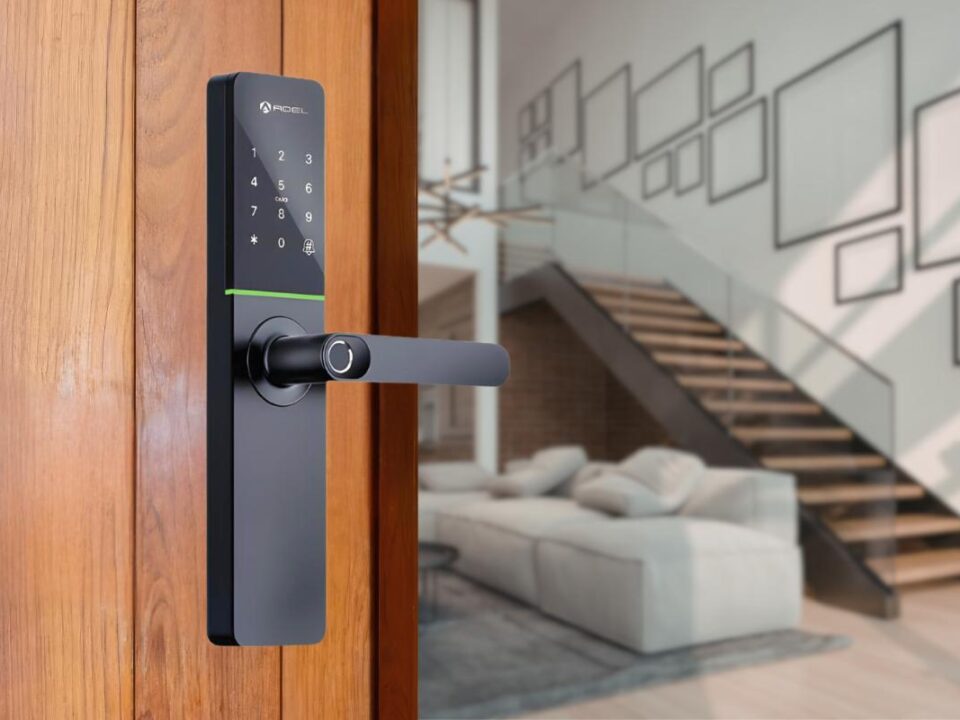 How do smart door locks work